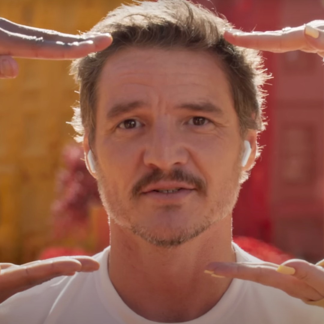 Pedro Pascal en el anuncio de Apple