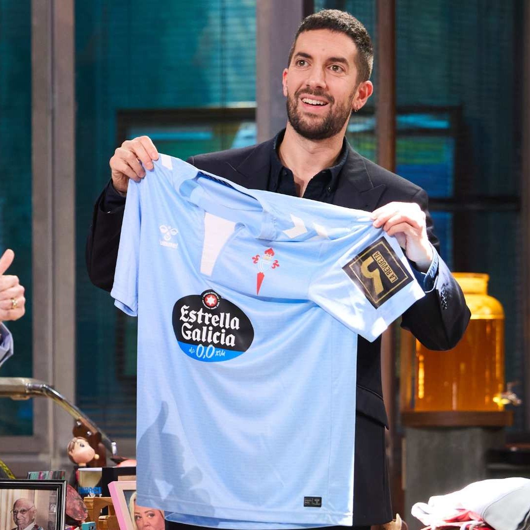 David Broncano con una camiseta de R.C. Celta