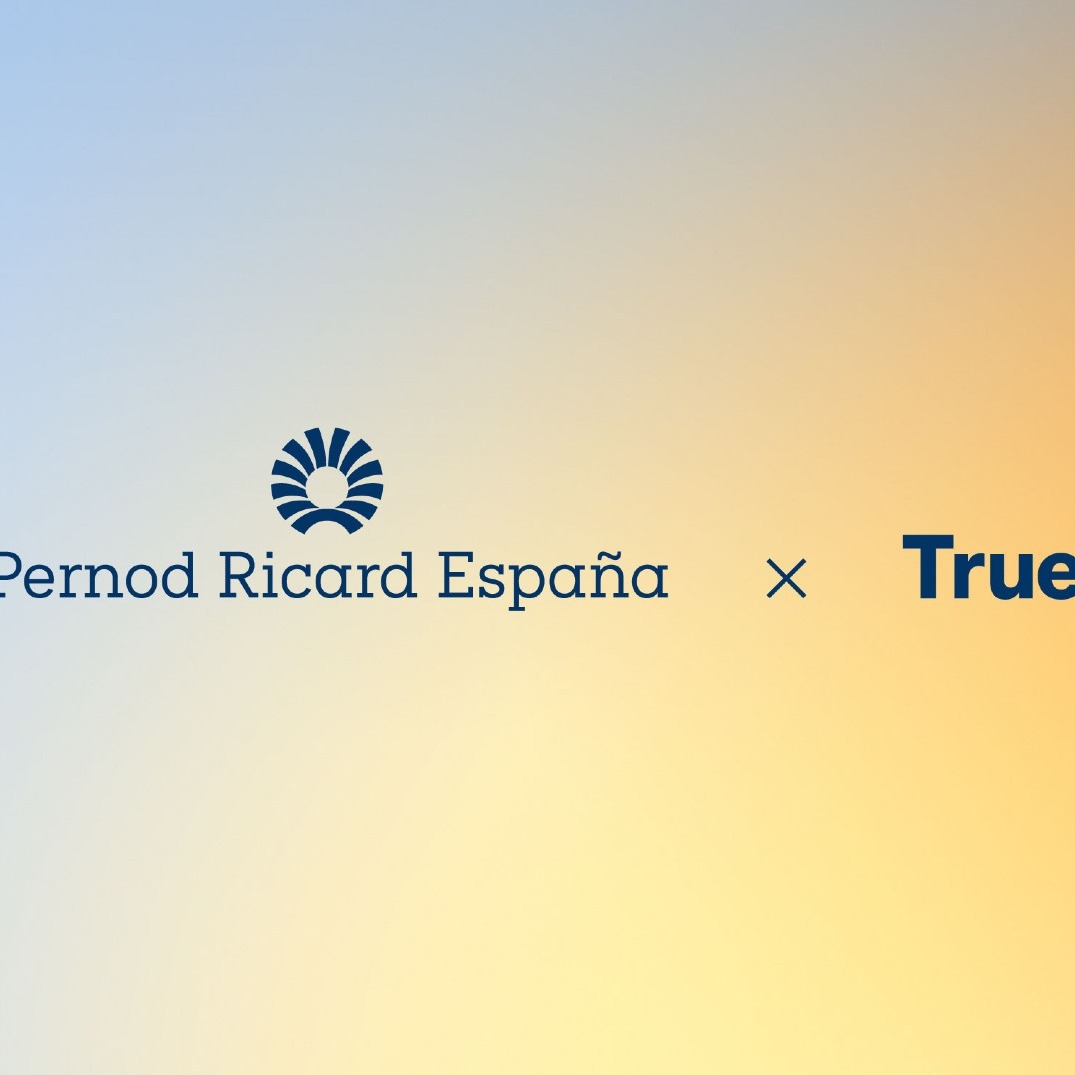 Logotipos de Pernod Ricard España y la agencia True