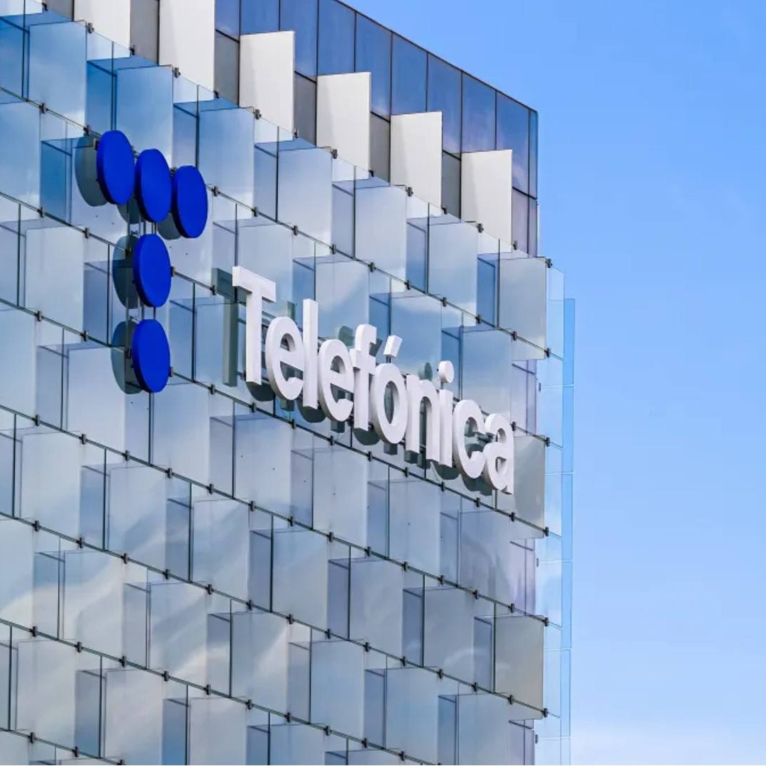 Fachada de las oficinas de Telefónica