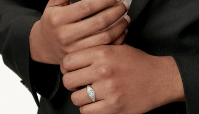 Tiffany & Co. un anillo compromiso para hombres