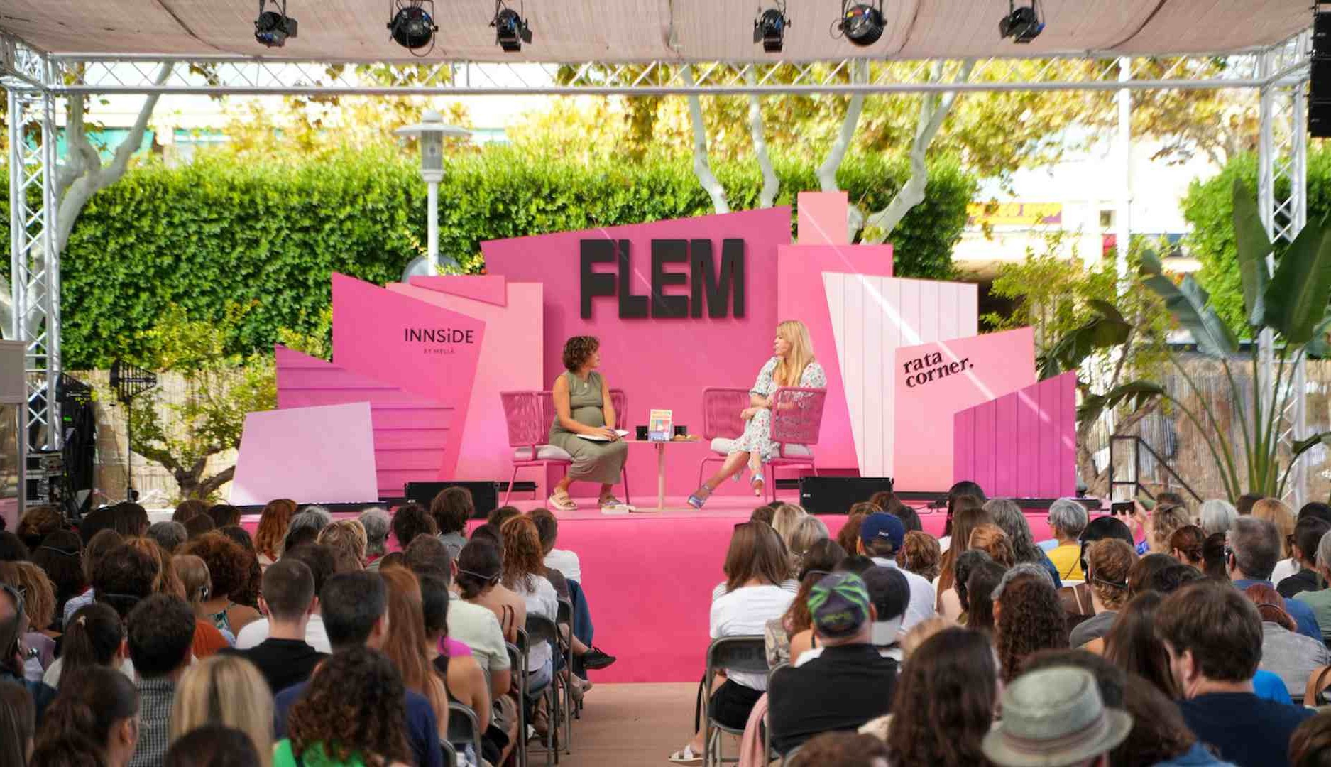 Charla durante la cuarta edición del festival de literatura FLEM