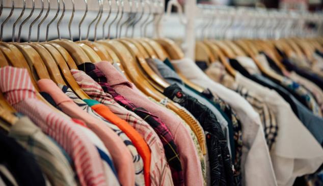 Carrefour y Alcampo apuestan por la venta de ropa de segunda mano