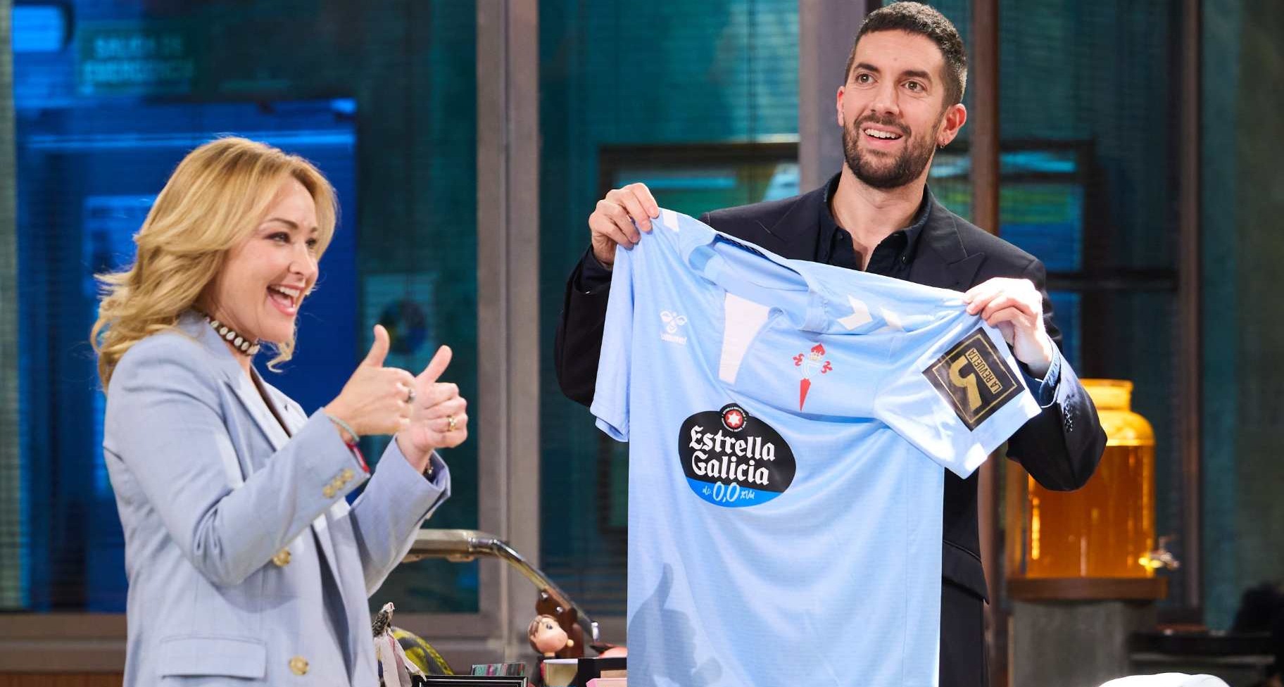 David Broncano con una camiseta de R.C. Celta