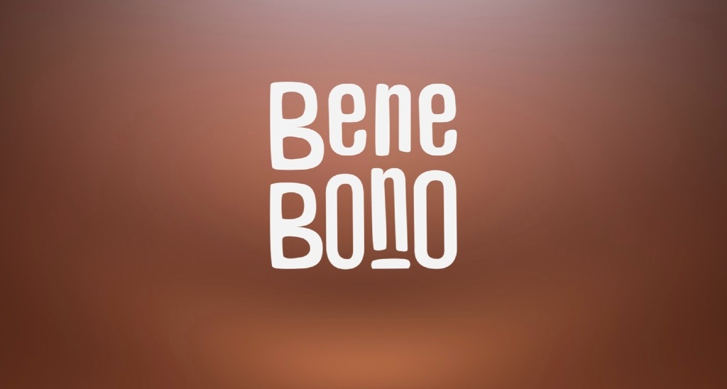 Logotipo de Bene Bono sobre fondo marrón