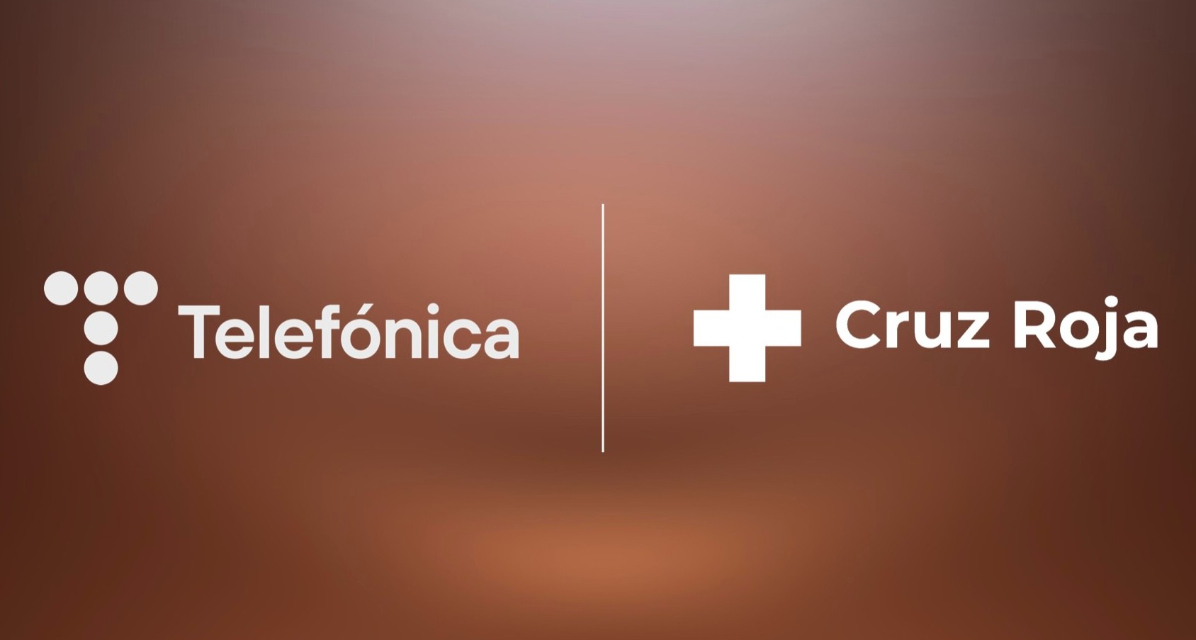 Logotipos de Telefónica y Cruz Roja sobre fondo marrón