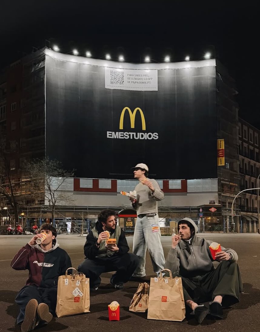 Lona de McDonald's y Eme Studios en Madrid