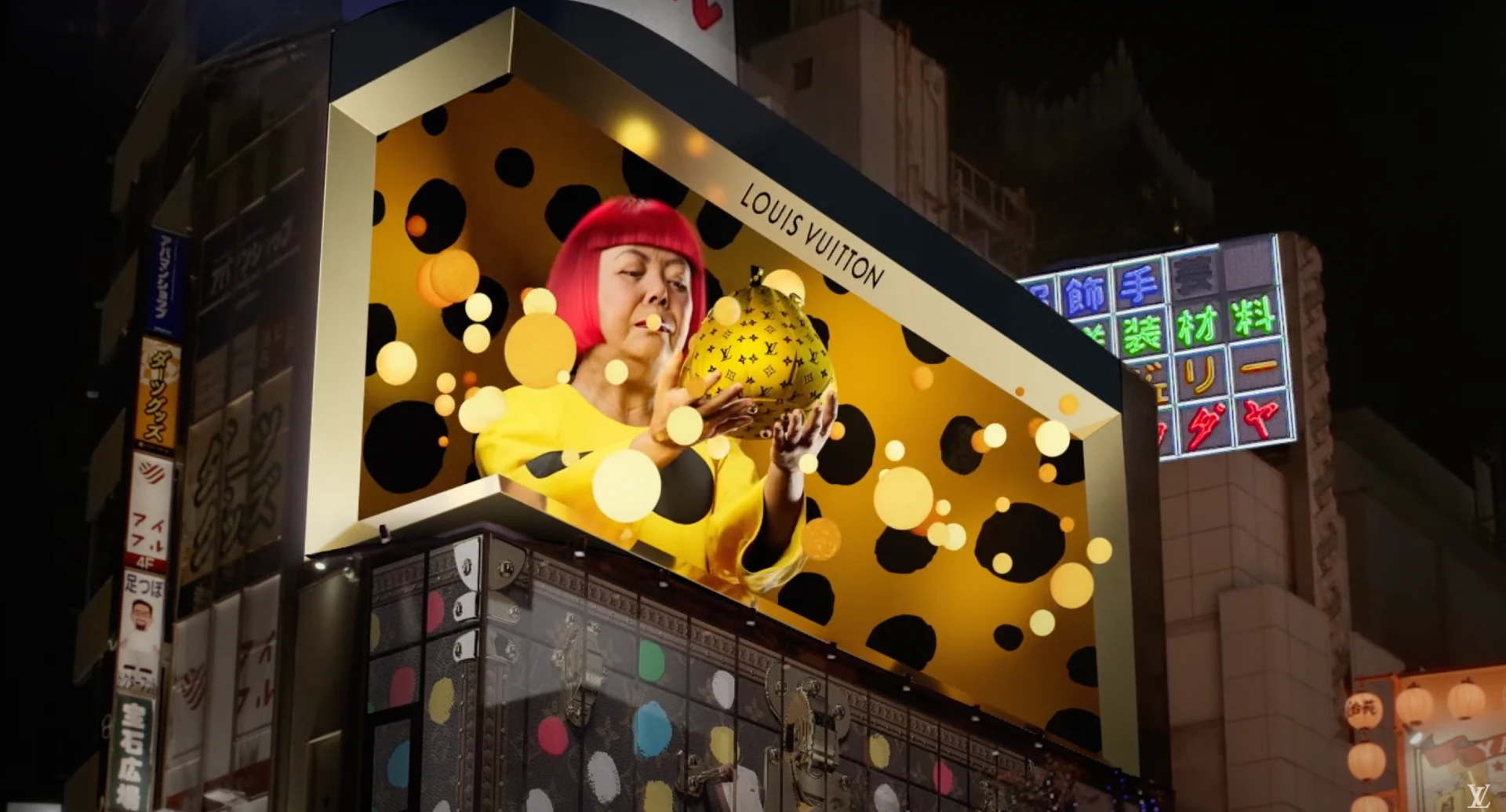 Dolly Meckler on X: There's a Yayoi Kusama animatronics robot who is  painting in the Louis Vuitton flagship window on 5th Ave #LVxYayoiKusama   / X