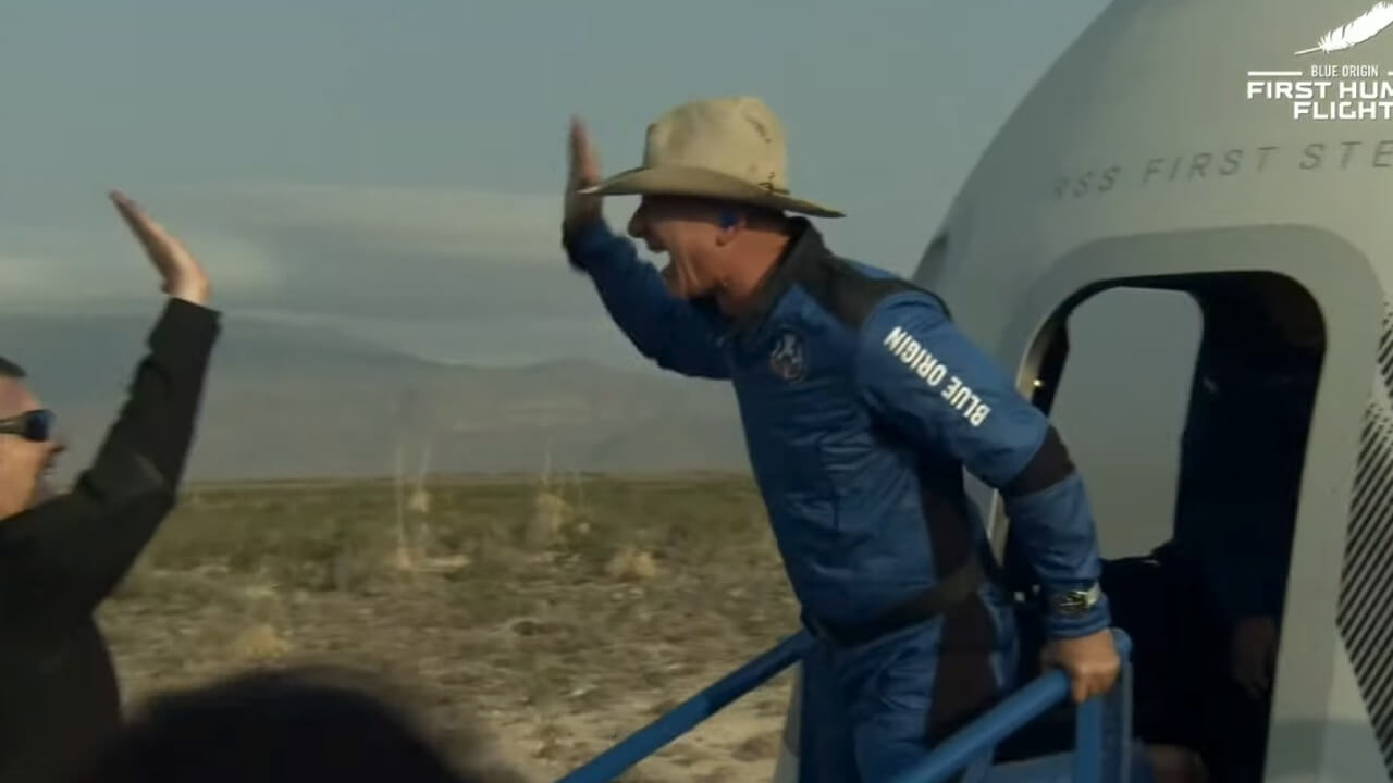 Jeff Bezos y Blue Origin completan su primer viaje ...